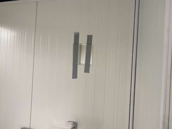 4x2m Sanitärcontainer mit Doppeltoilette und Duschen – Bild 10