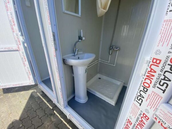 Duschcontainer mit 2 Duschen – Bild 6