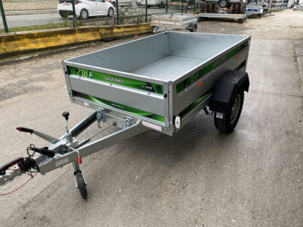 Erde Daxara 218F Anhänger 205 x 129 cm 750/1000 kg zulässiges Gesamtgewicht