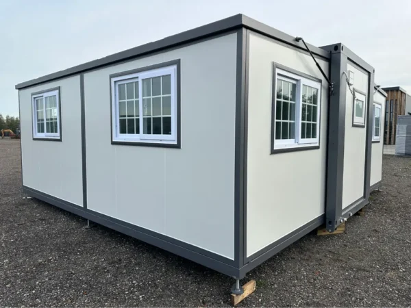 Mobile Wohneinheit / Tiny House mit zwei Schlafzimmern und Küche – Bild 12