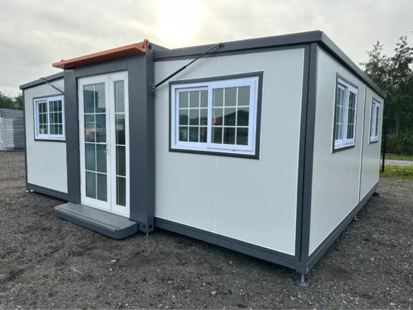 Mobile Wohneinheit / Tiny House mit zwei Schlafzimmern und Küche – Bild 5